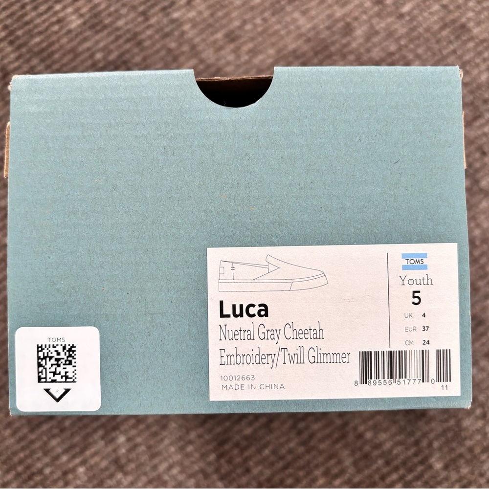 TOMS Luca Grey Cheetah Glimmer Youth Size 5 New In Box - Picture 3 of 7